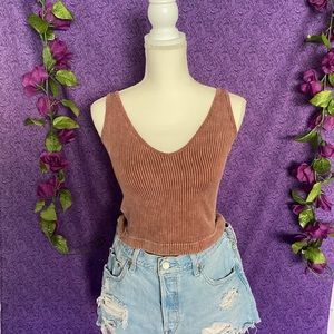 Brown, ribbed, vneck tank! 🤎